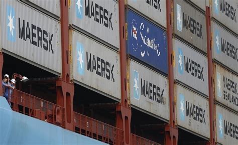 maersk buying back shares